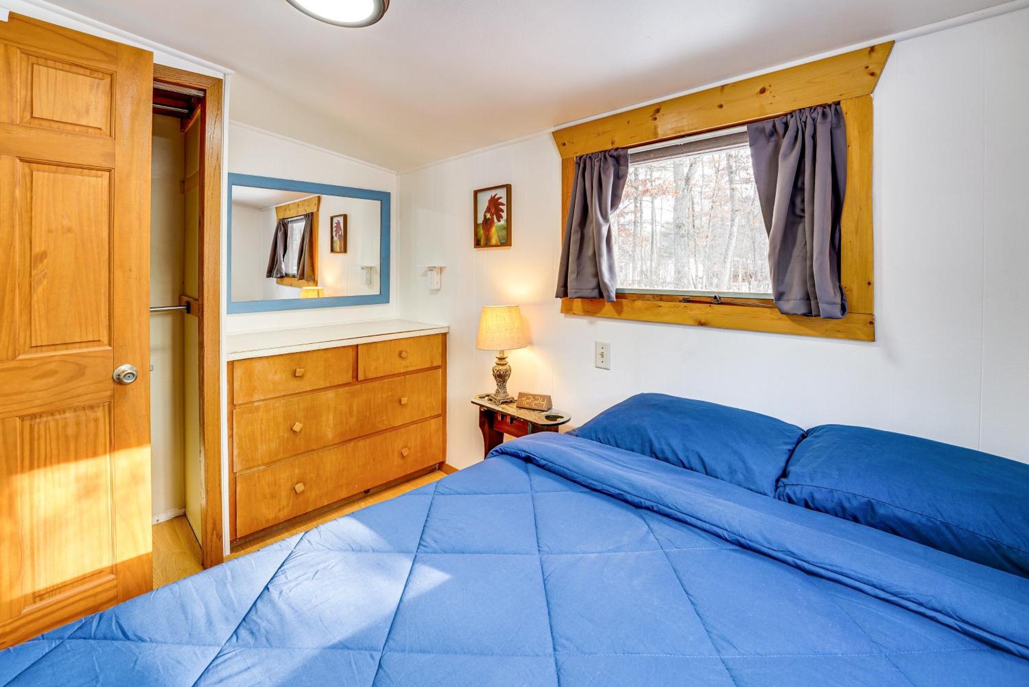 Pet-Friendly Irons Cottage About 4 Mi To Sand Lake! 외부 사진